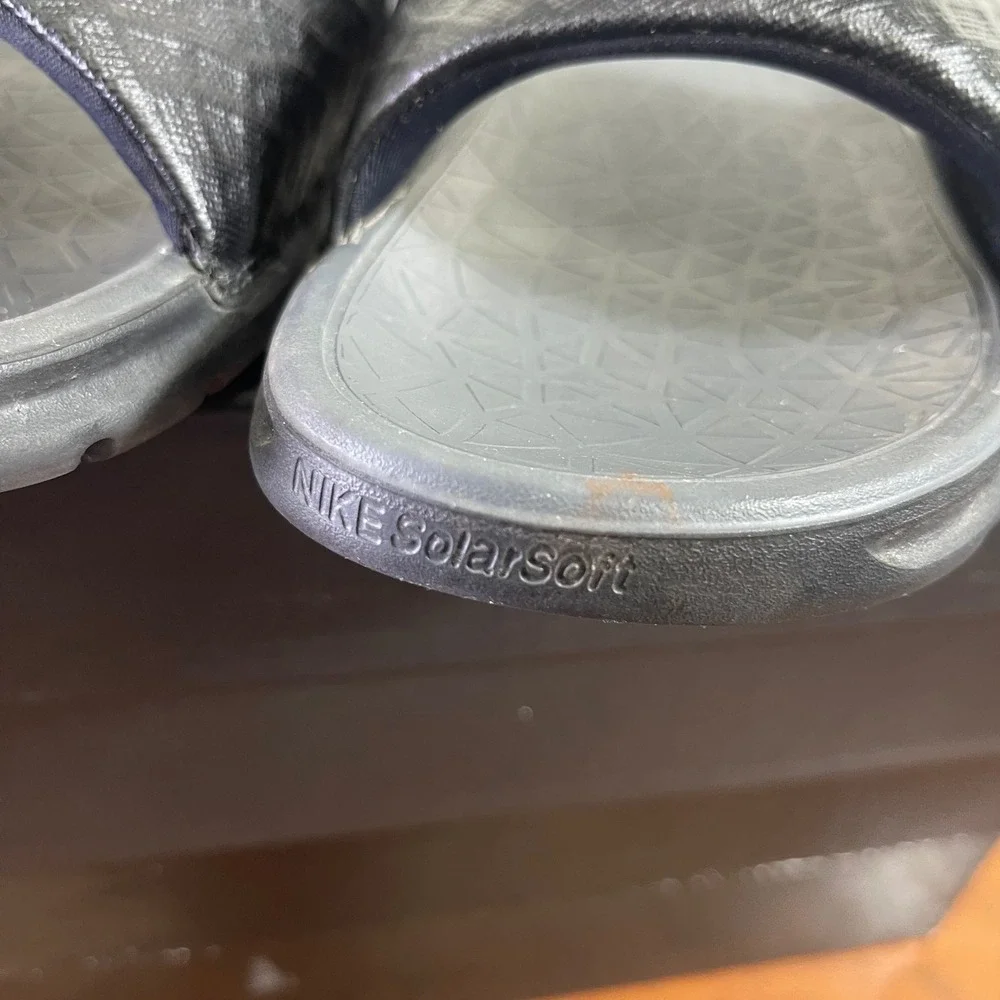 Nike Benassi Solarsoft 705474-091 Anthracite Sandals Slide Slip On Men's 10 US